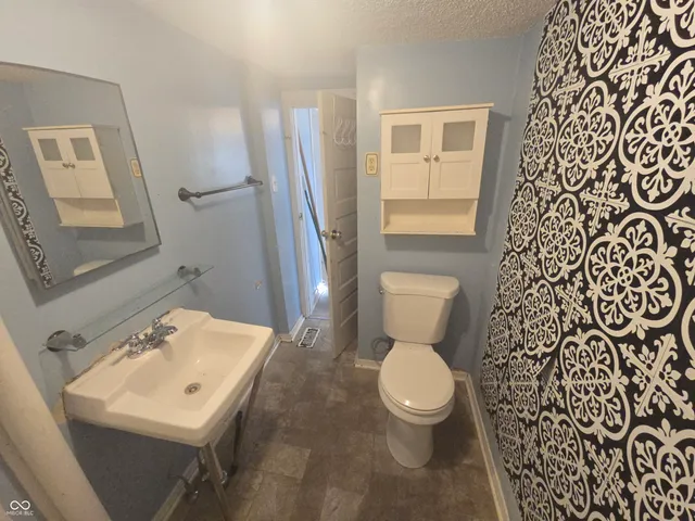 $99,900 | 1425 West 10th Street, Muncie, IN 47302