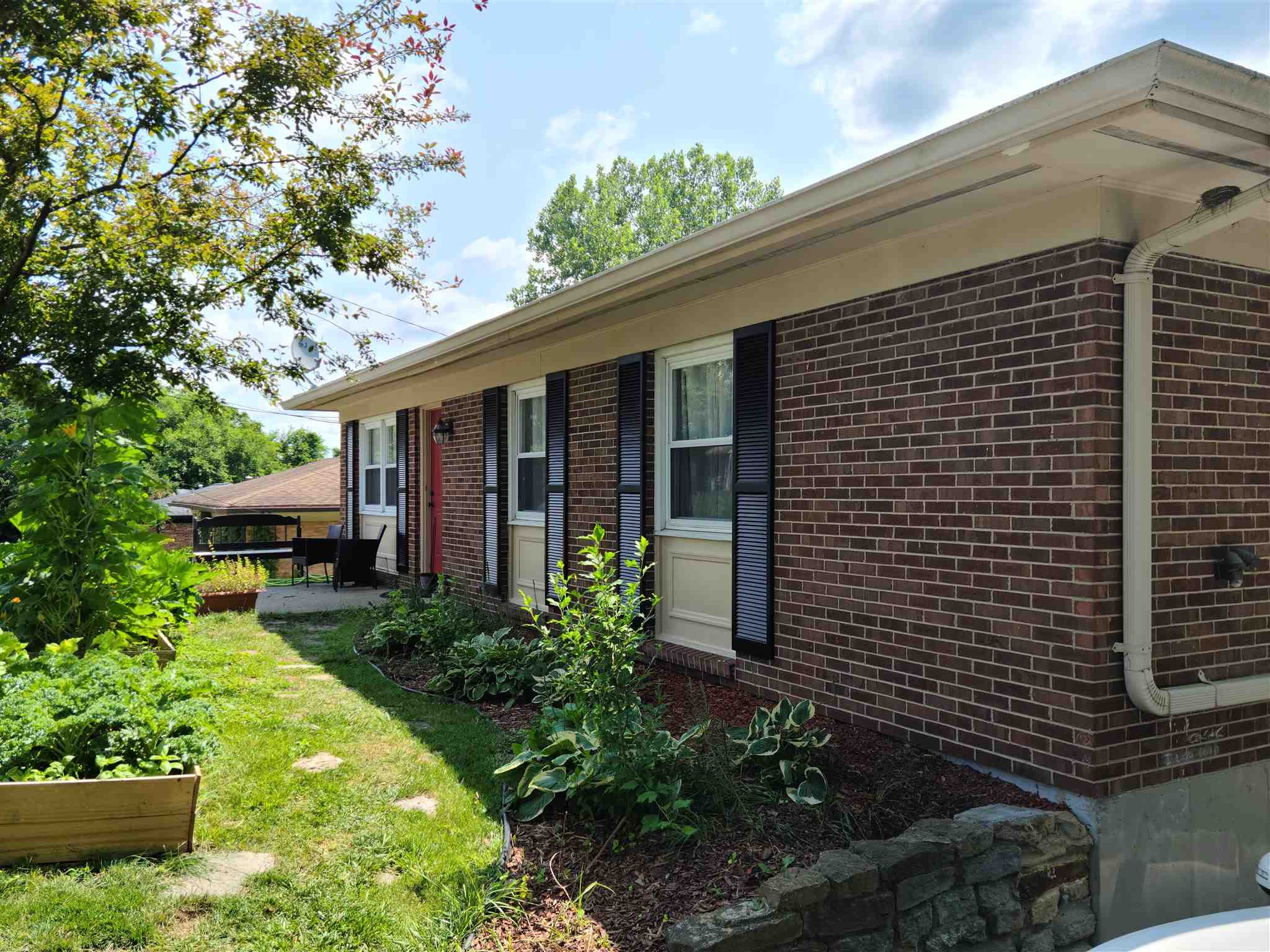 8 Ridgeport Drive Covington, KY 41017 - Photo 3 of 33 Gallery Image 3