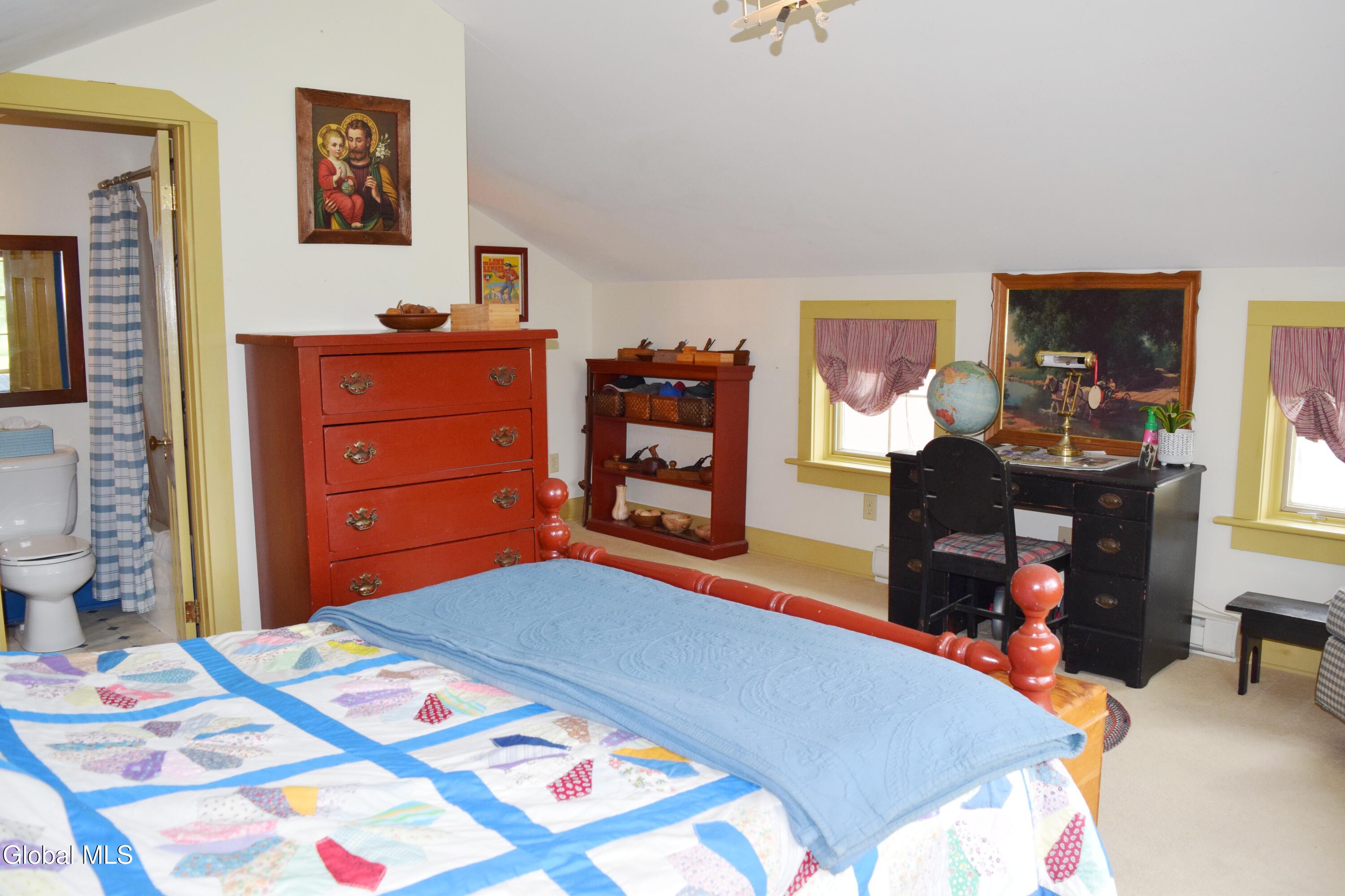 944 Stony Point Road Schodack, NY 12033 - Photo 77 of 99 Primary Bedroom