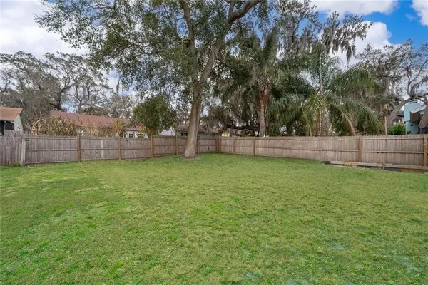 $300,000 | 207 Lake Drive, Orlando, FL 32835