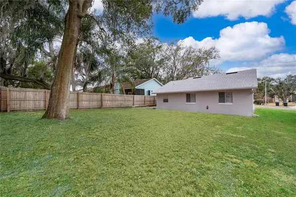 $300,000 | 207 Lake Drive, Orlando, FL 32835