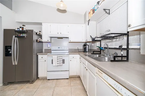 $300,000 | 207 Lake Drive, Orlando, FL 32835