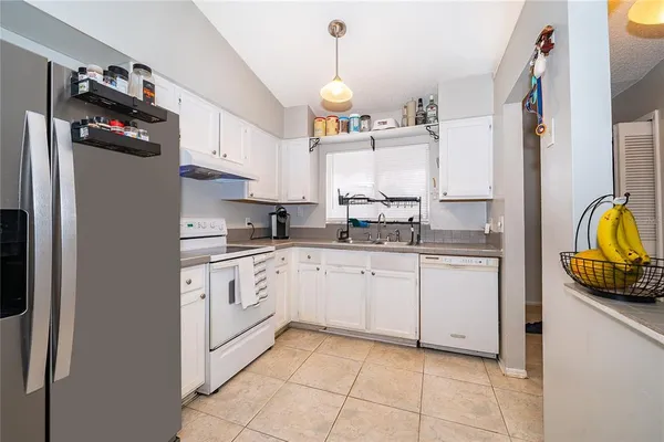 $300,000 | 207 Lake Drive, Orlando, FL 32835