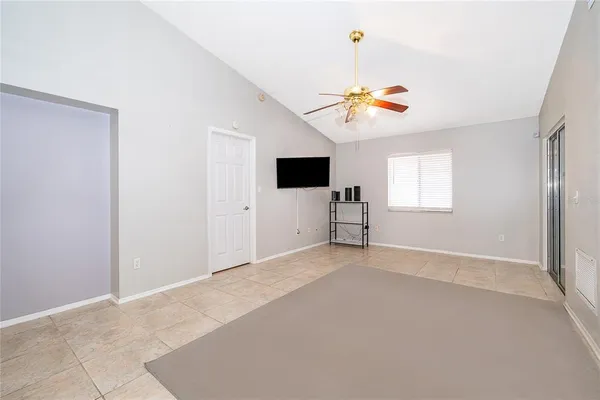 $300,000 | 207 Lake Drive, Orlando, FL 32835