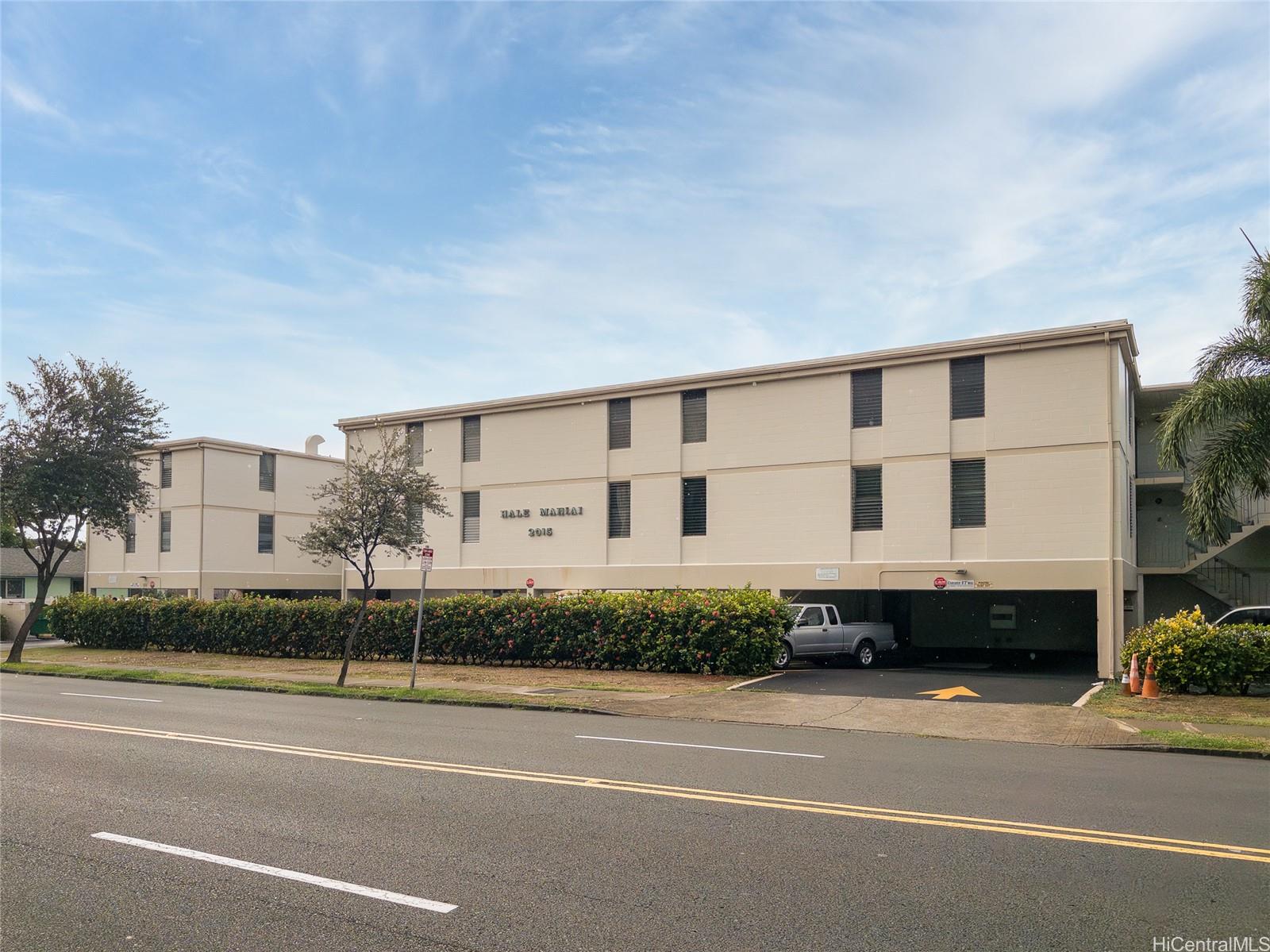 2015 Wilder Avenue, Unit 2E Honolulu, HI 96822 - Photo 11 of 12 a view of a building with a street
