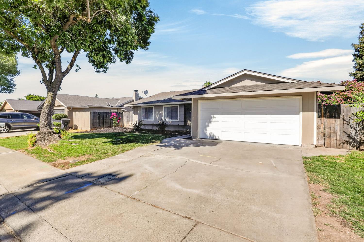 1437 Entrada Way Modesto, CA 95355 - Photo 9 of 51