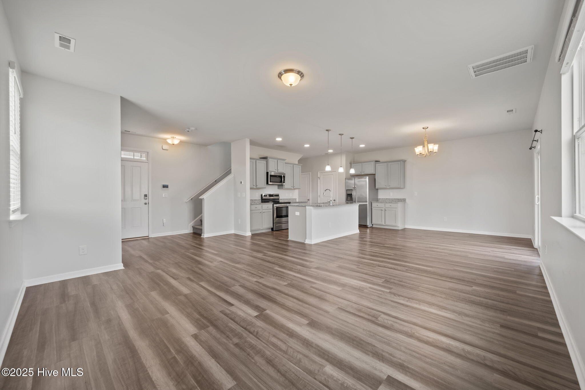 800 Lenox Drive Holly Ridge, NC 28445 - Photo 3 of 33 21-web-or-mls-_RAD7938