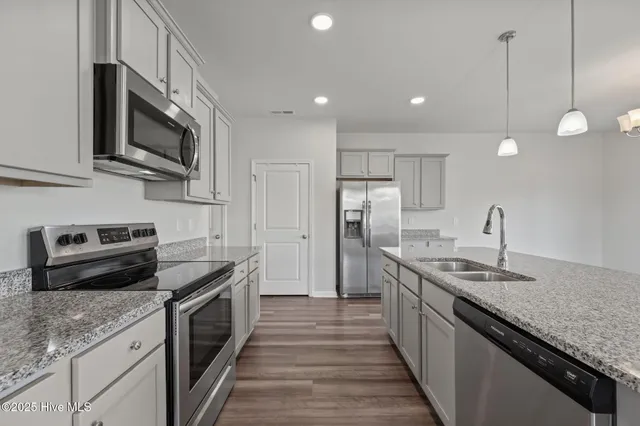 $2,395 | 800 Lenox Drive, Holly Ridge, NC 28445