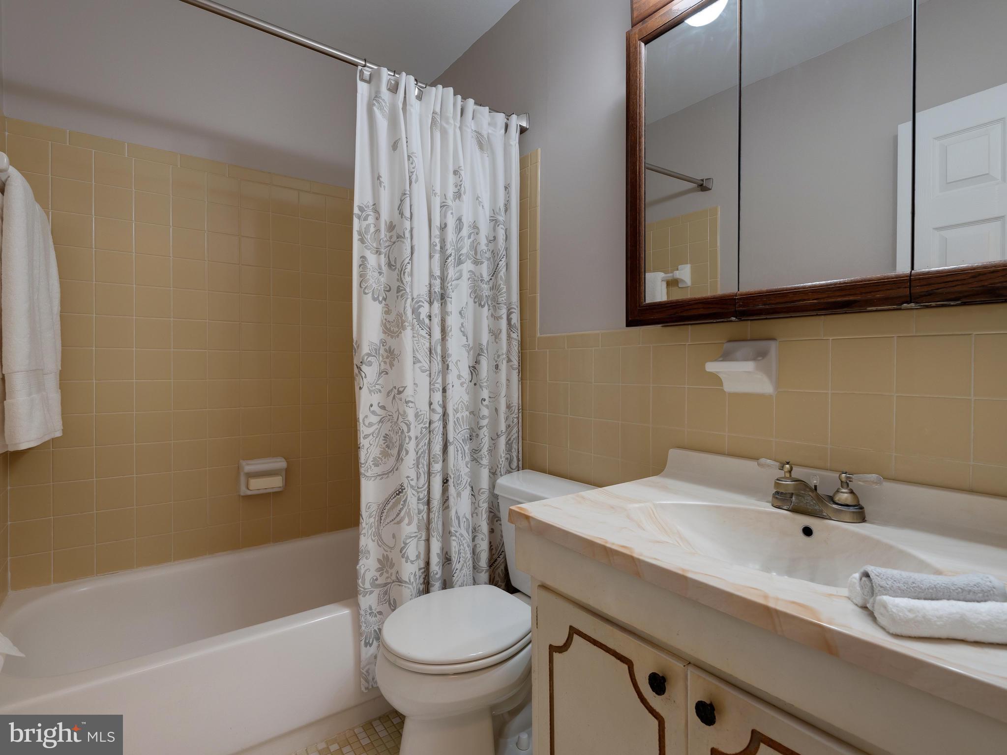 11 Cambridge Road Downingtown, PA 19335 - Photo 49 of 63 Hall Bath