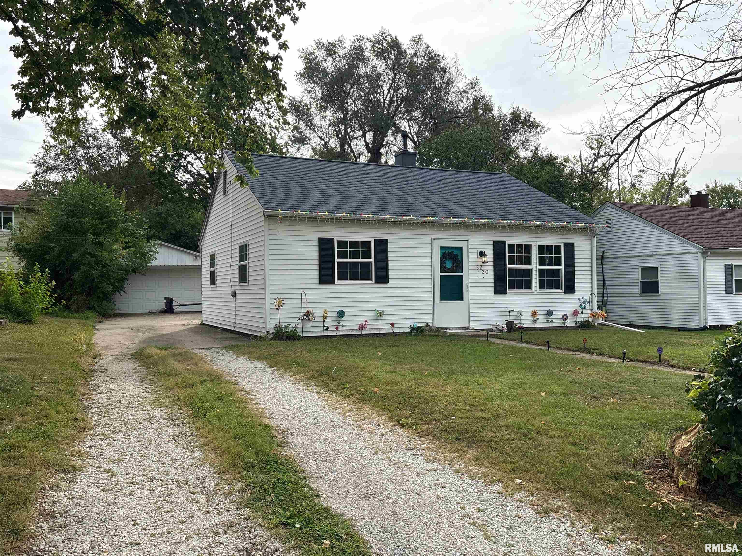 5220 North Roberts Road Peoria Heights, IL 61616 - Photo 2 of 3 Gallery Image 2