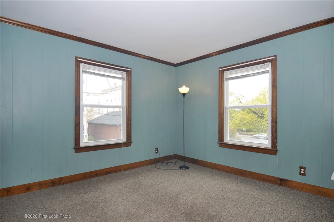 171 Robinson Street Woonsocket, RI 02895 - Photo 11 of 26