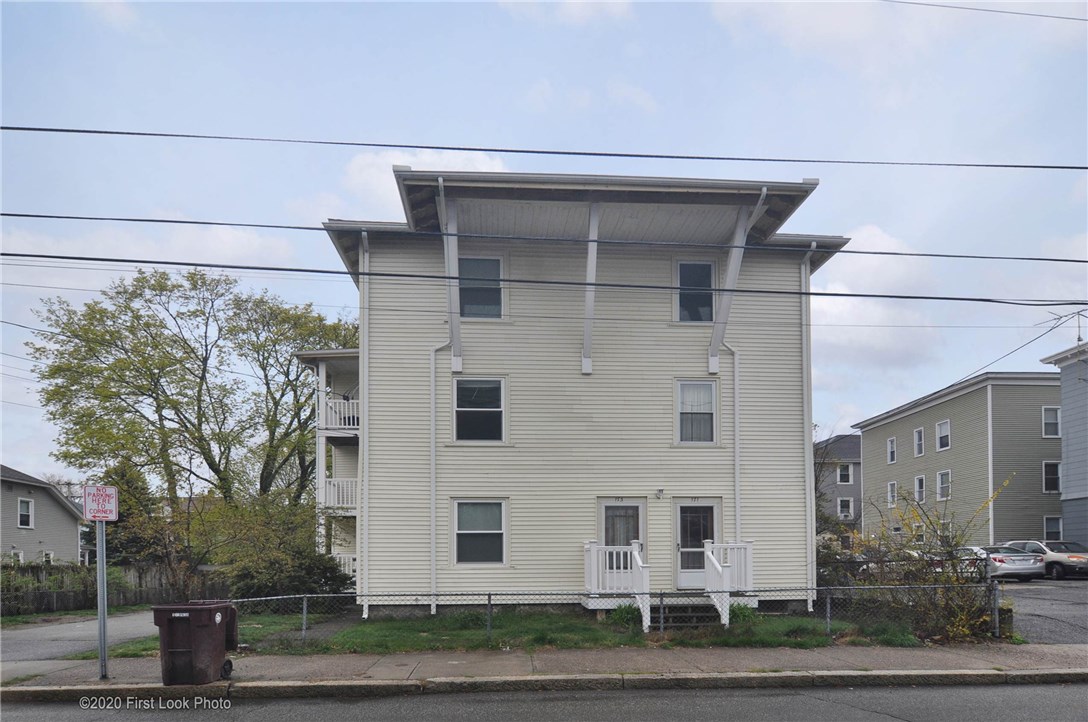 171 Robinson Street Woonsocket, RI 02895 - Photo 2 of 26