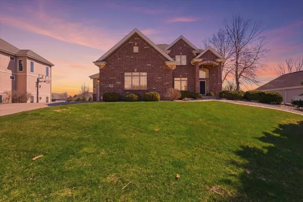 $949,900 | 656 Rinpoche Lane, Oregon, WI 53575