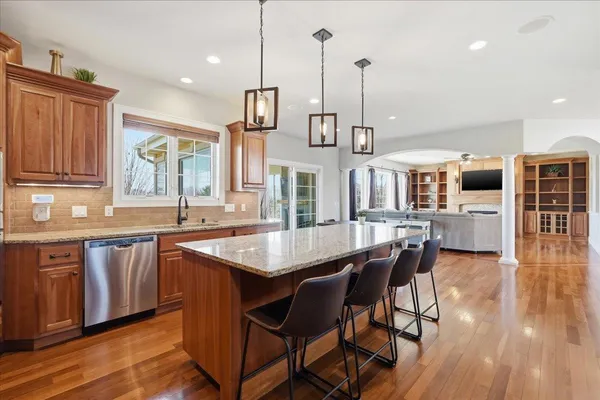 $949,900 | 656 Rinpoche Lane, Oregon, WI 53575