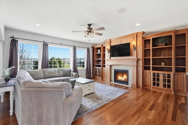 $949,900 | 656 Rinpoche Lane, Oregon, WI 53575