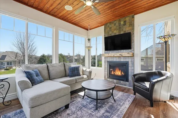 $949,900 | 656 Rinpoche Lane, Oregon, WI 53575