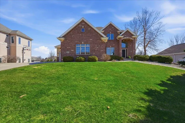 $949,900 | 656 Rinpoche Lane, Oregon, WI 53575