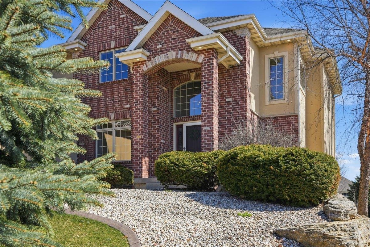 656 Rinpoche Lane Oregon, WI 53575 - Photo 3 of 61