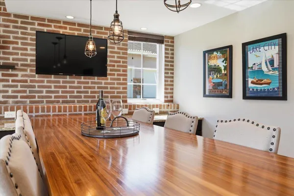 $949,900 | 656 Rinpoche Lane, Oregon, WI 53575