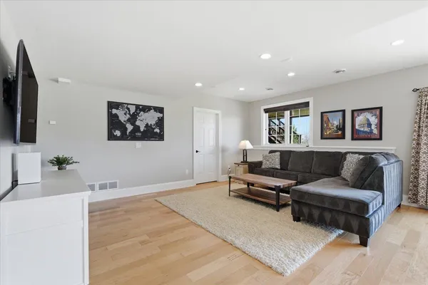 $949,900 | 656 Rinpoche Lane, Oregon, WI 53575