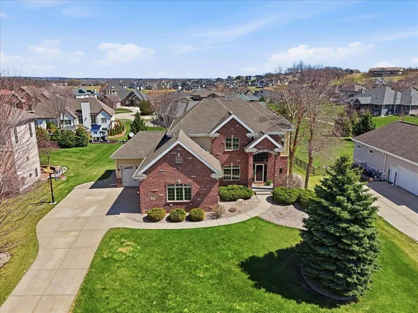 $949,900 | 656 Rinpoche Lane, Oregon, WI 53575