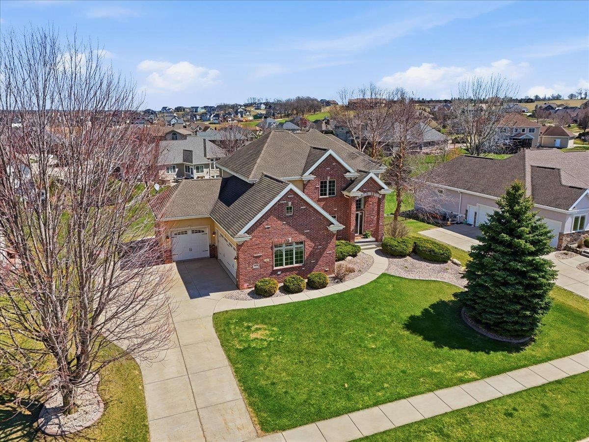 656 Rinpoche Lane Oregon, WI 53575 - Photo 6 of 61