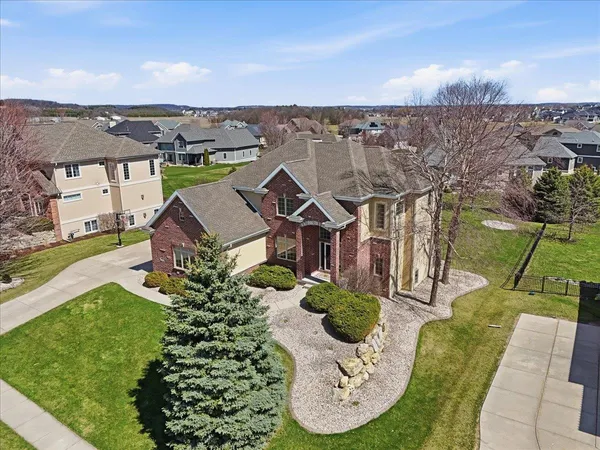 $949,900 | 656 Rinpoche Lane, Oregon, WI 53575