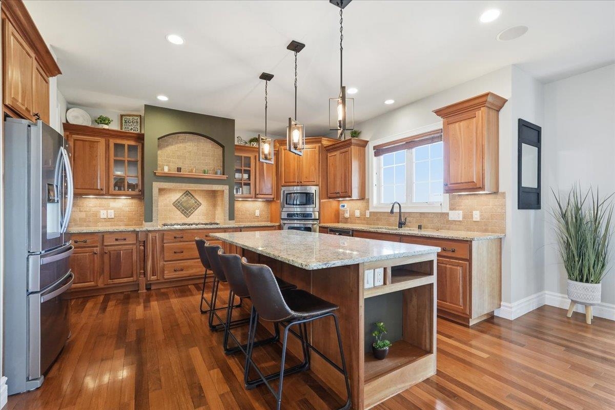 656 Rinpoche Lane Oregon, WI 53575 - Photo 8 of 61