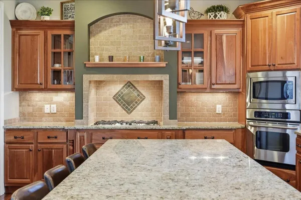 $949,900 | 656 Rinpoche Lane, Oregon, WI 53575