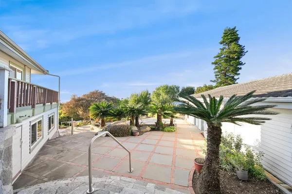 $1,250,000 | 2166 Camino Cantera, Vista, CA 92084