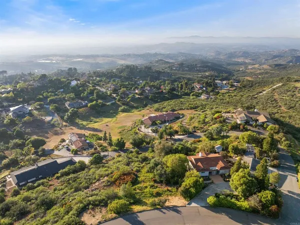 $1,250,000 | 2166 Camino Cantera, Vista, CA 92084