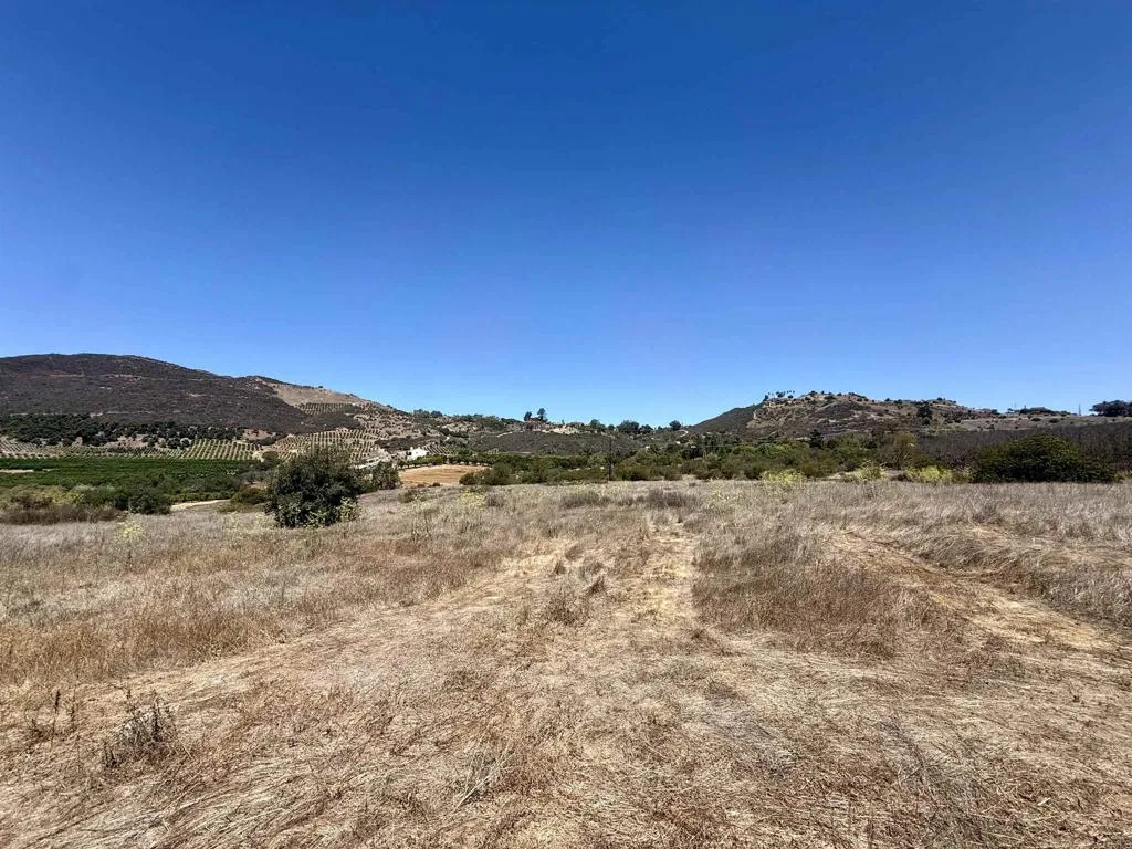 9927 Modrigan Fallbrook, CA 92028 - Photo 20 of 38