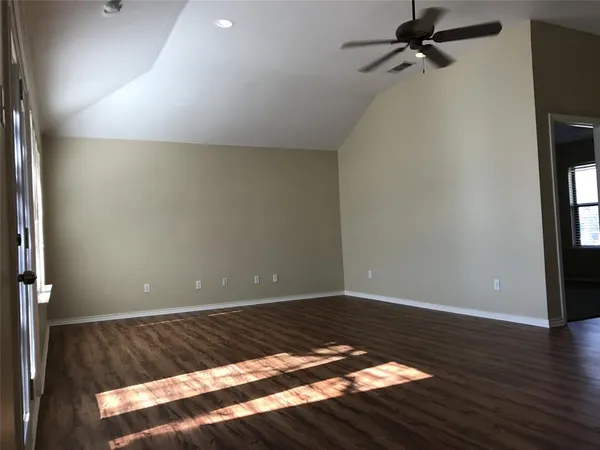 $2,295 | 6617 County Road 527, Burleson, TX 76028