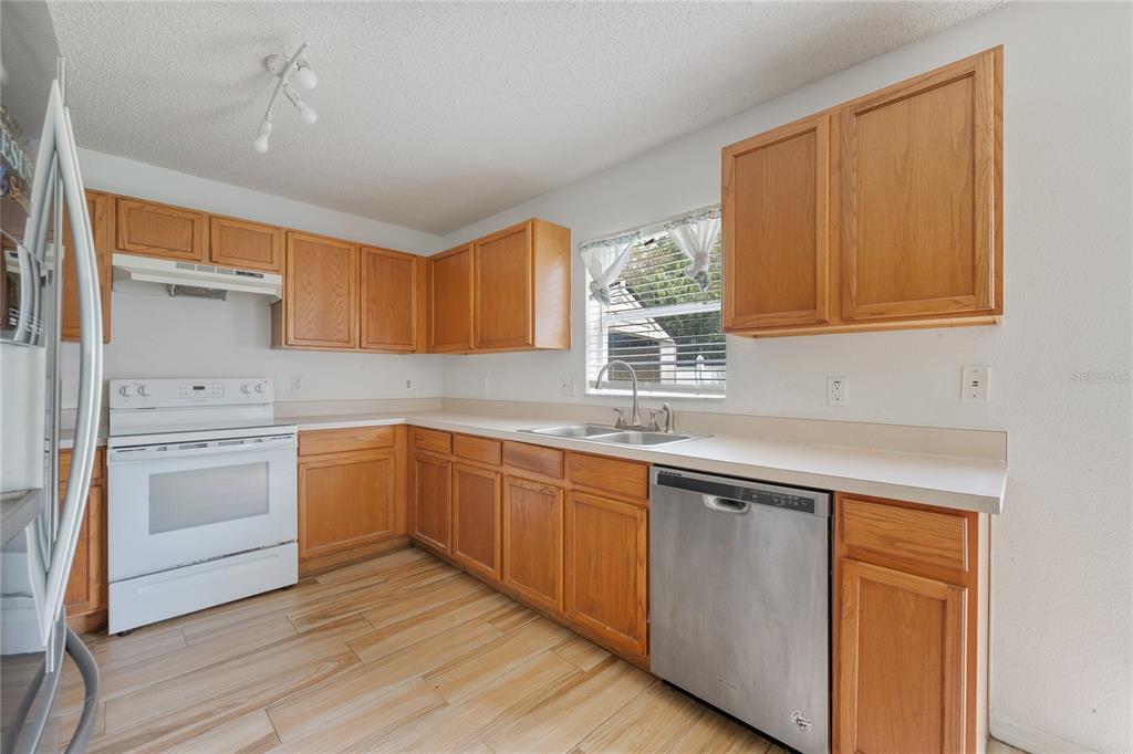 115 Walnut Crest Run Sanford, FL 32771 - Photo 6 of 20