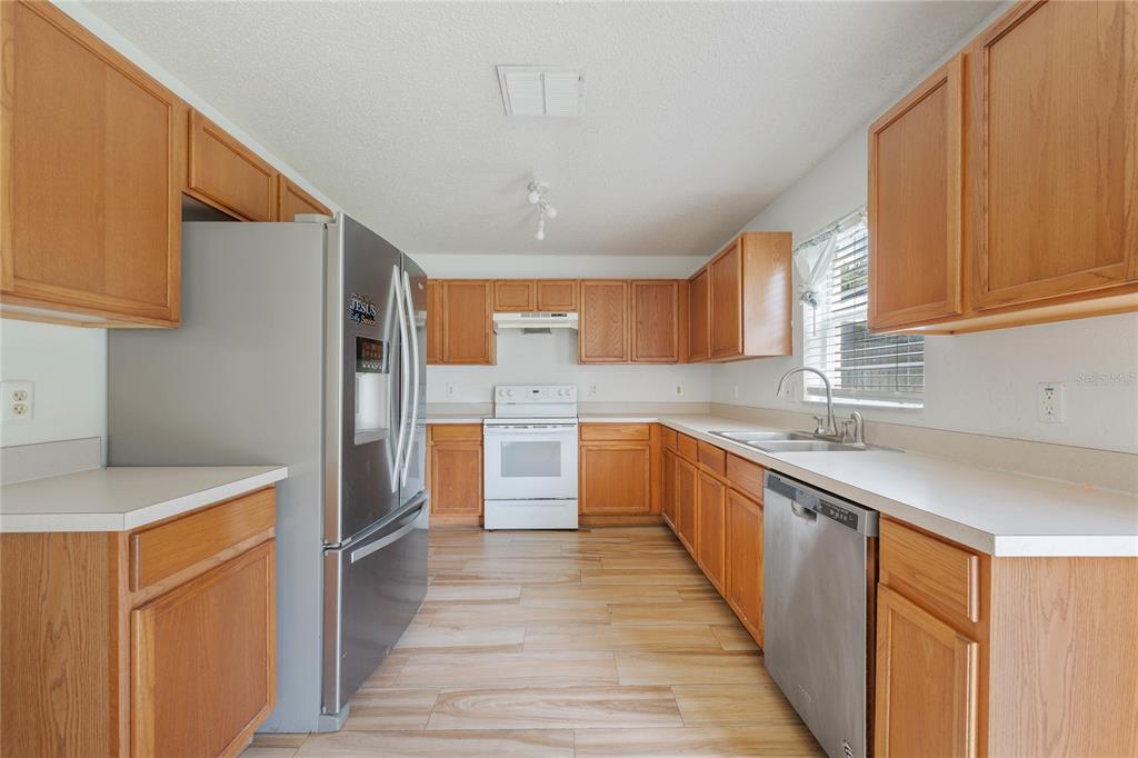 115 Walnut Crest Run Sanford, FL 32771 - Photo 7 of 20