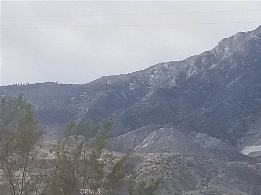31072 Azurite Road Lucerne Valley, CA 92356 - Photo 26 of 38 View frm BDRM