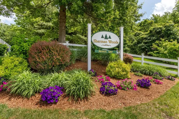 $585,000 | 9 Evergreen Circle, Unit 9, Canton, MA 02021