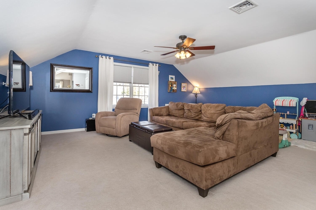 9 Evergreen Circle, Unit 9 Canton, MA 02021 - Photo 11 of 19