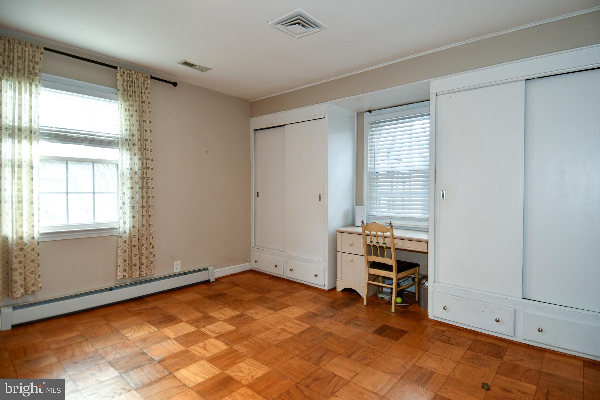 9325 Long Branch Parkway Silver Spring, MD 20901 - Photo 12 of 27 a view of room with air conditioner and window