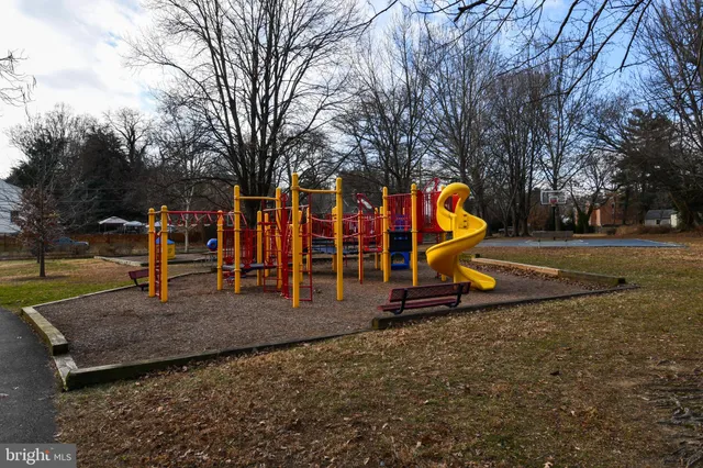 a view of outdoor space with garden and entertaining space