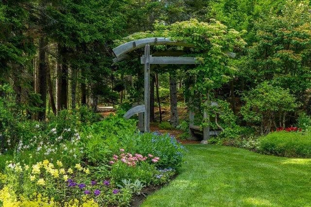 $15,000,000 | 93 Cooksey Drive, Mount Desert, ME 04675