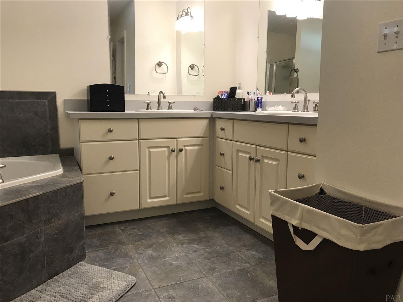 7596 San Ramon Drive Milton, FL 32583 - Photo 15 of 28 Gallery Image 15