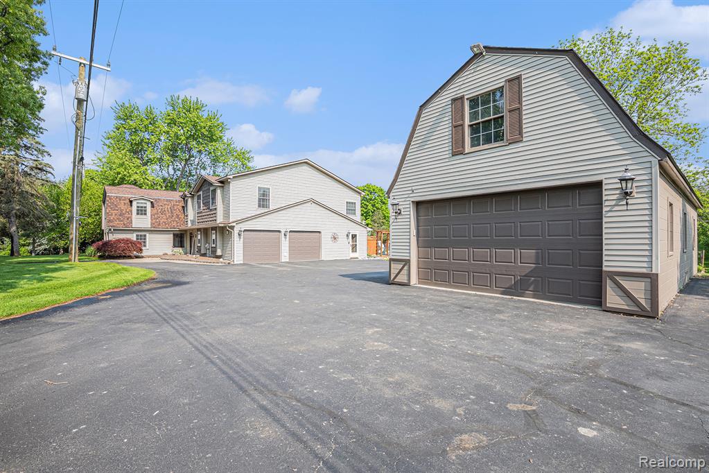 6080 Waldon Road Clarkston, MI 48346 - Photo 40 of 44