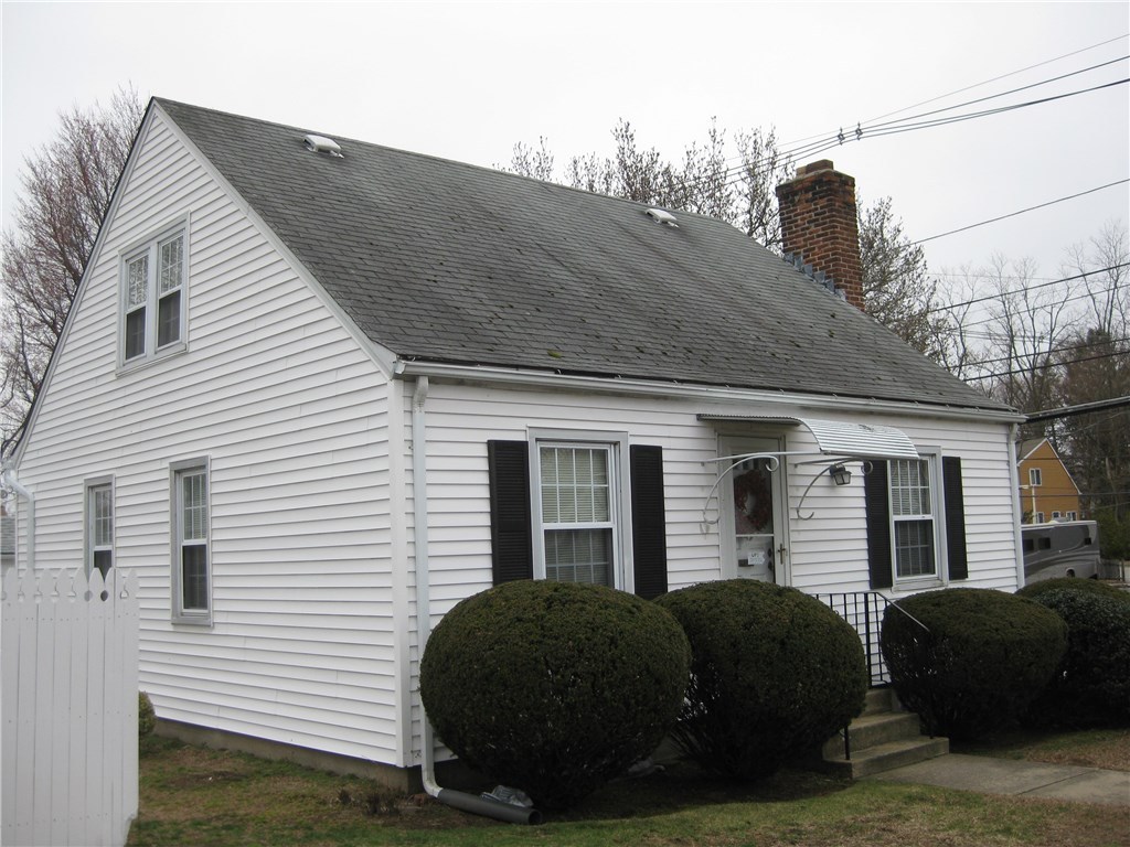 5 Hampshire Road Cranston, RI 02910 - Photo 3 of 19 Gallery Image 3