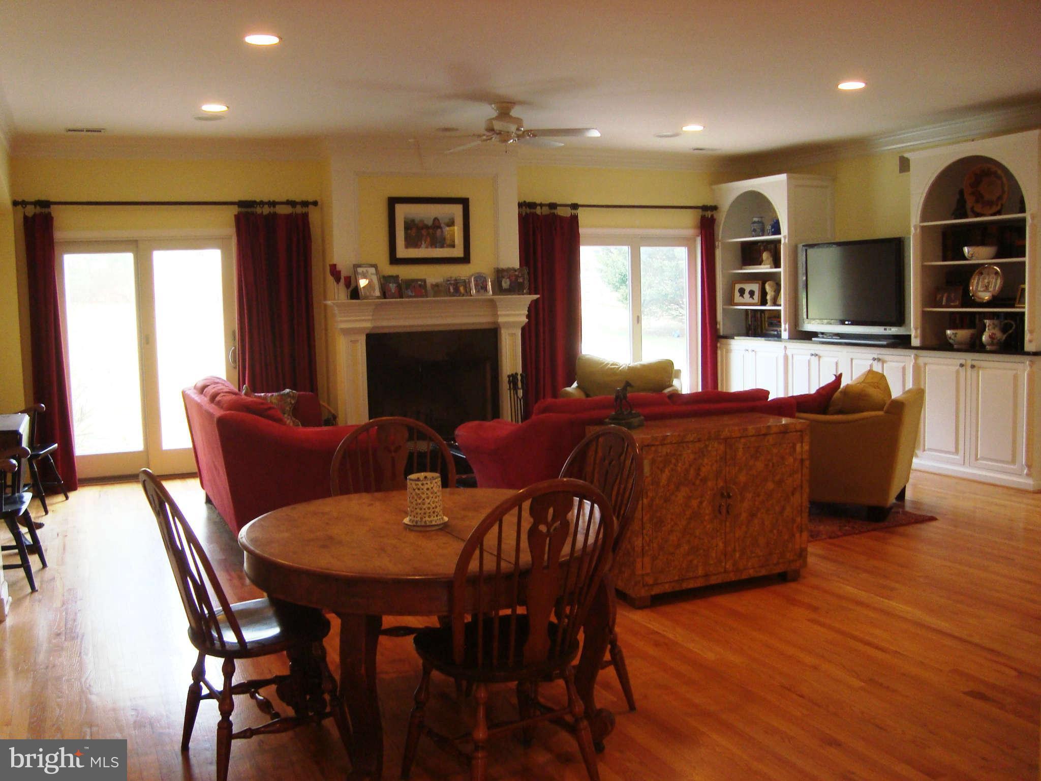 8108 Halton Road Towson, MD 21204 - Photo 12 of 30 Family Room With Built-Ins