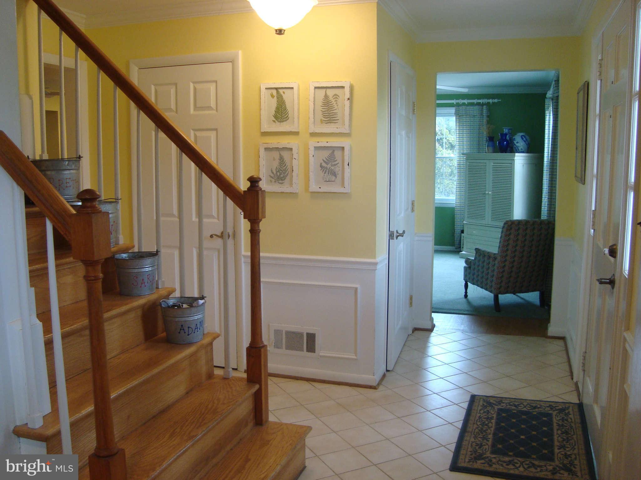 8108 Halton Road Towson, MD 21204 - Photo 7 of 30 Entry Hall - Looking to Dining Room