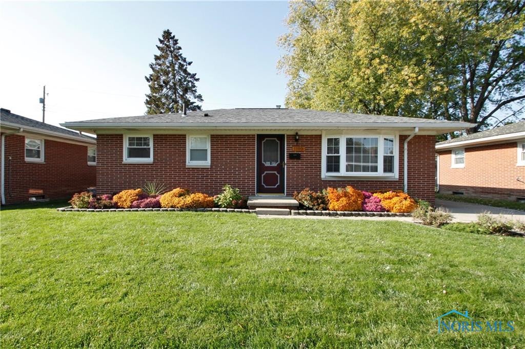 1105 Rosedale Street Maumee, OH 43537 - Photo 2 of 39 Gallery Image 2