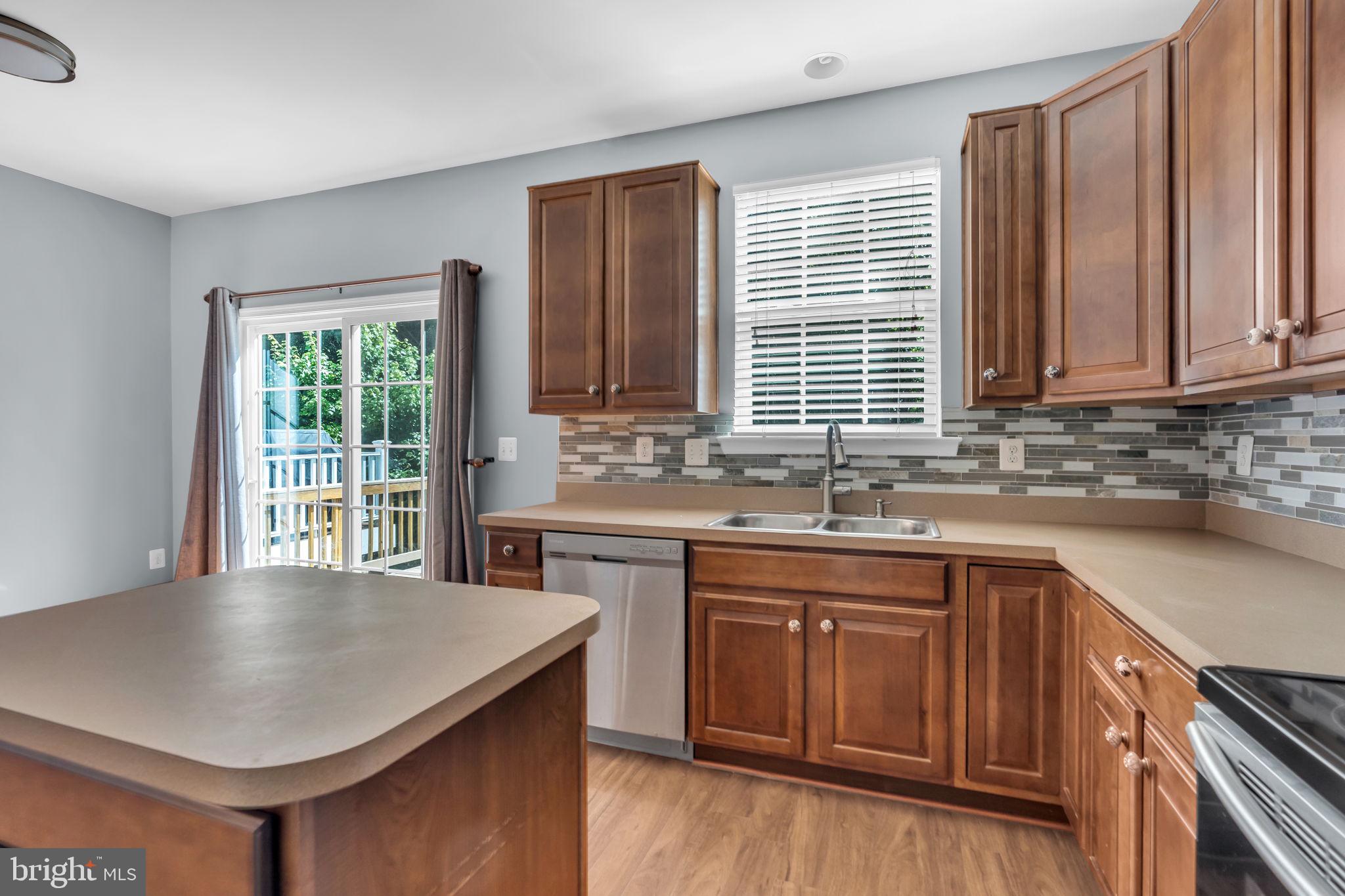 669 Tivoli Road Frederick, MD 21703 - Photo 8 of 39