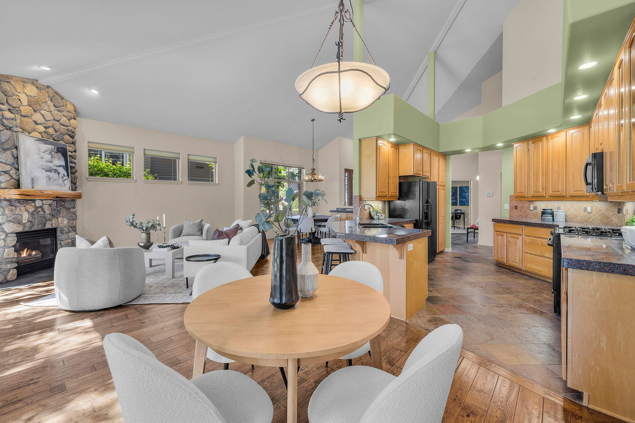 Single Level Broken Top Townhome along the 18th Fairway.