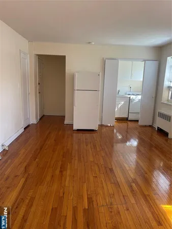 $1,875 | 2329-2339 Hudson Terrace, Unit A13, Fort Lee, NJ 07024